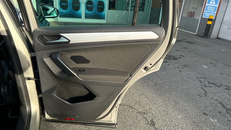 Volkswagen Tiguan 2.0 TDi 150 4Motion SE Nav 5dr DSG Diesel Estate